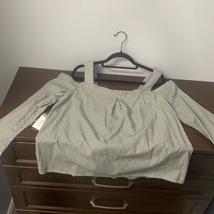 Non-Wes cold shoulder ladies top